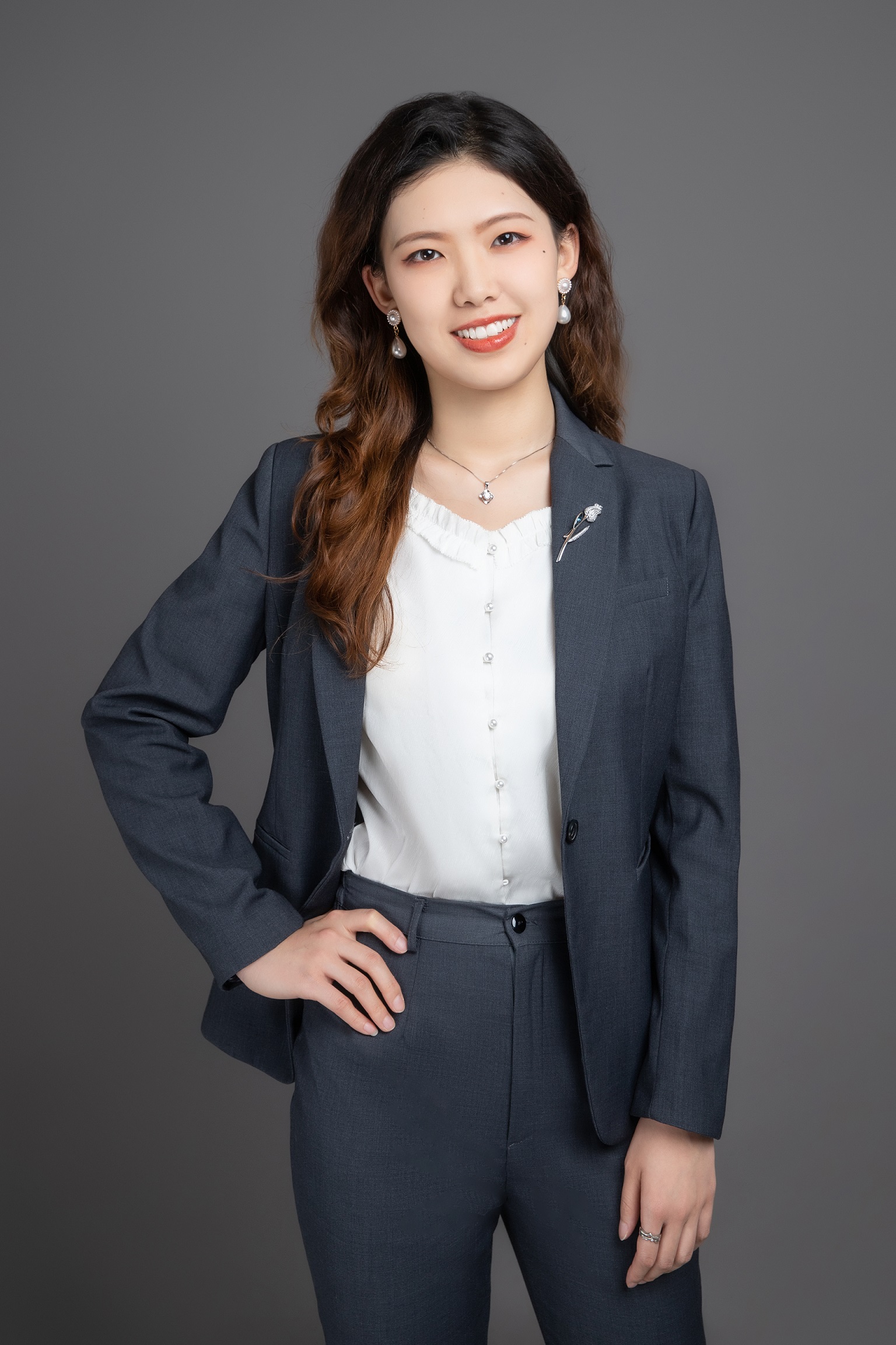 杨巾芮